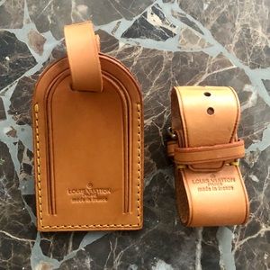 ❤️Auth. Louis Vuitton Luggage NameTag & Poignet❤️